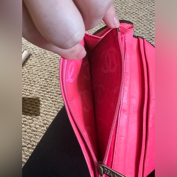 CHANEL Combon Line Black Lambskin Long Bifold Wallet - Picture 13 of 17